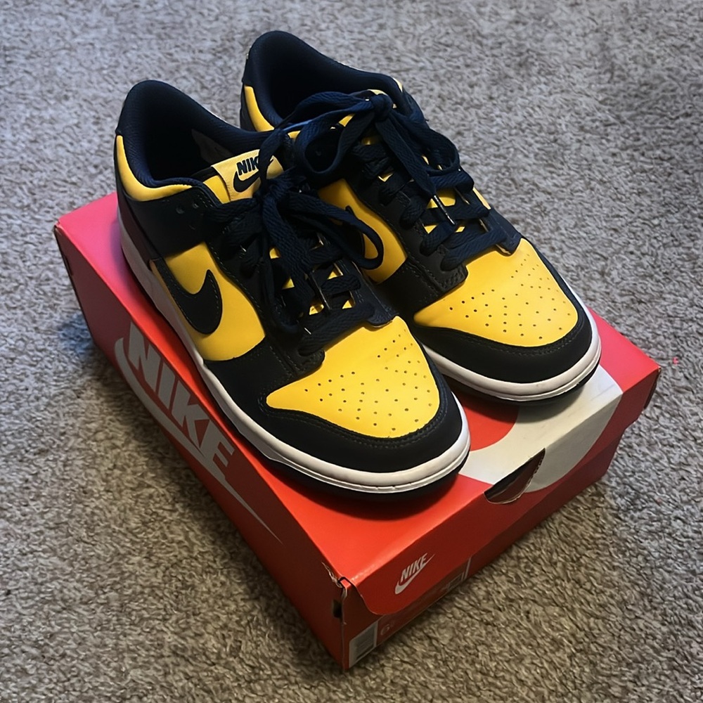 Nike Dunk Low “Michigan”